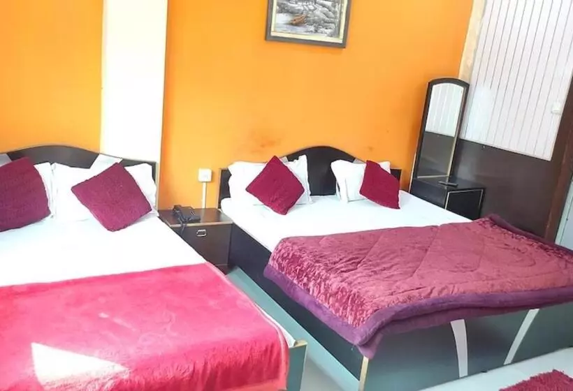 ホテル New Ashiyana Palace Varanasi