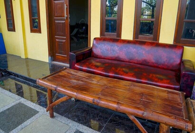 Hotel Nurul Hikmah Homestay Syariah & Sport Center By Oyo