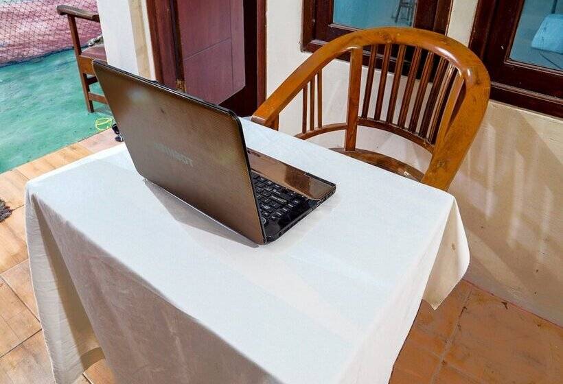 Hotel Nurul Hikmah Homestay Syariah & Sport Center By Oyo