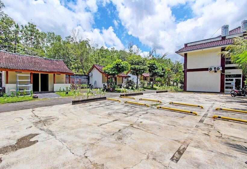 هتل Spot On 92257 Orchid Guest House