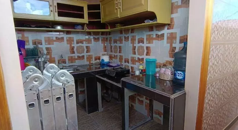 Hotelli Spot On 92458 Azeela Kost Syariah