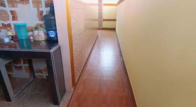 Hotelli Spot On 92458 Azeela Kost Syariah