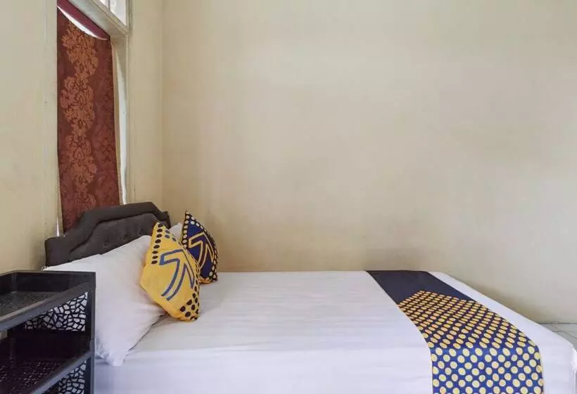 Hotelli Spot On 92832 Al Mahira Syariah