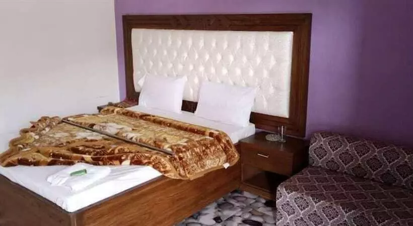 Mezban Hotel & Restaurant