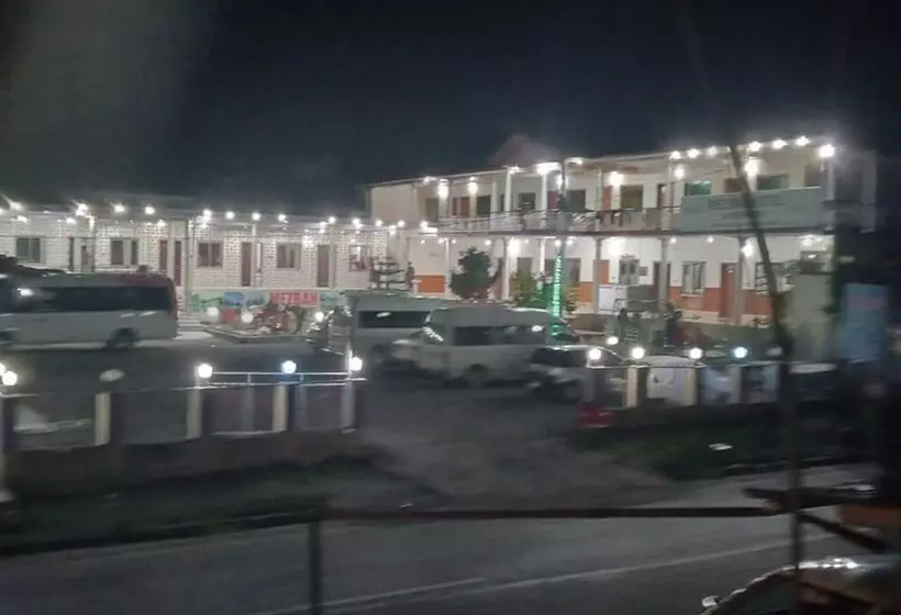 Mezban Hotel & Restaurant