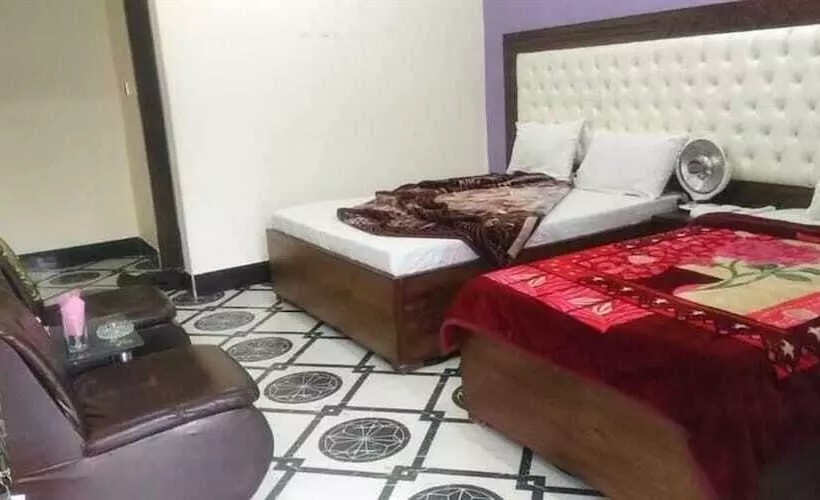 Mezban Hotel & Restaurant