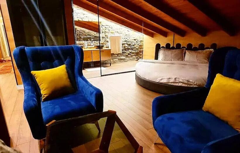 펜션 Bujtina Ajazi