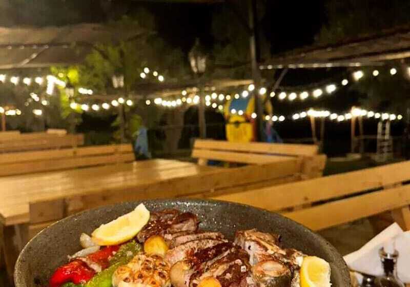 펜션 Bujtina Ajazi