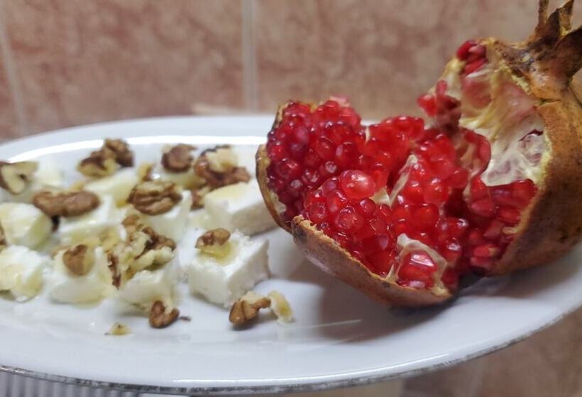 بنسيون Clockwise Gjirokaster