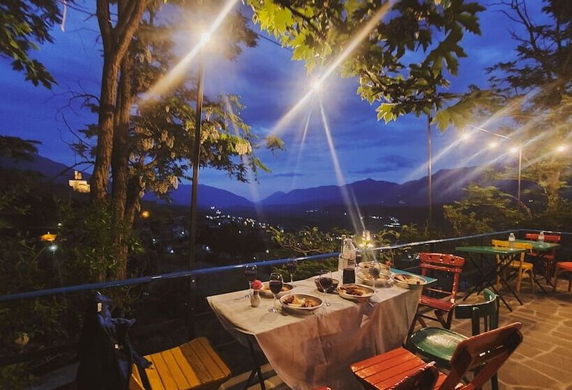 بنسيون Clockwise Gjirokaster