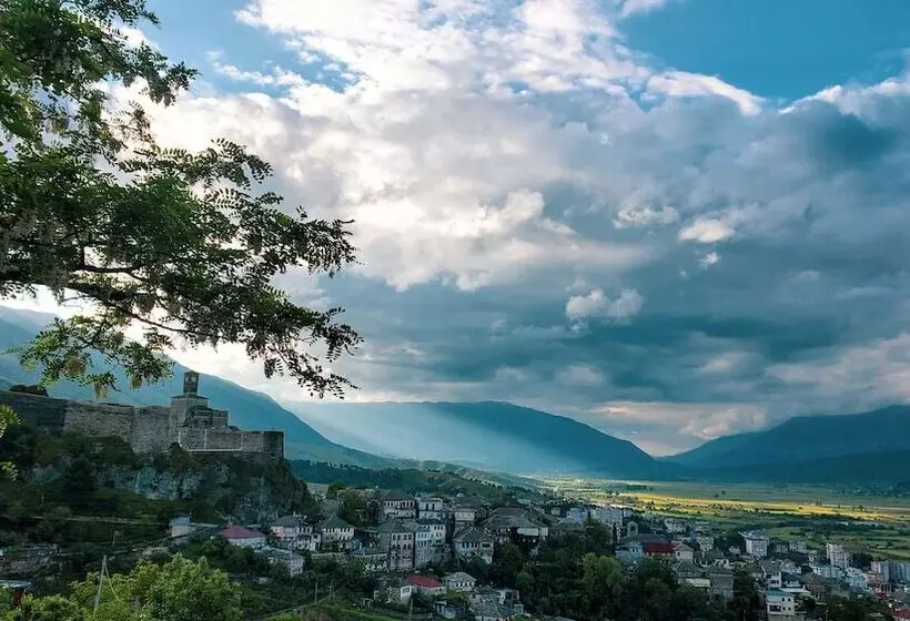 ペンション Clockwise Gjirokaster