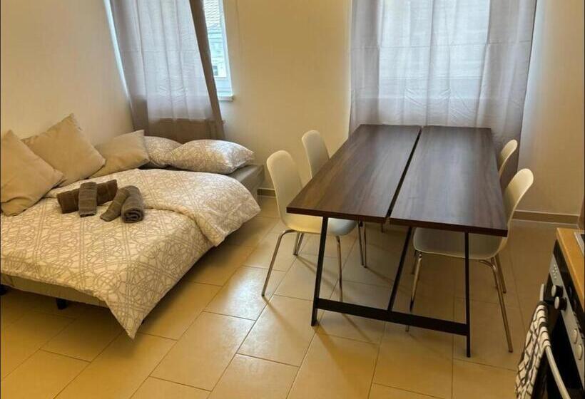 Treasure Home Apartment 1050