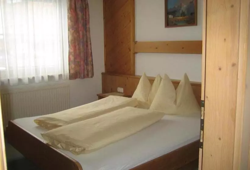 هتل Appartment Alpenhäusl