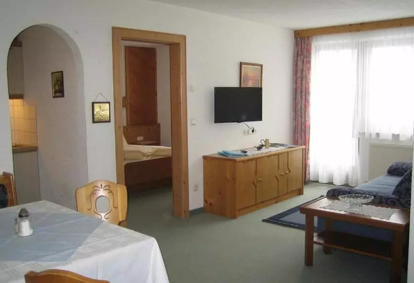 هتل Appartment Alpenhäusl
