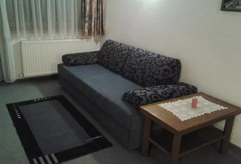 هتل Appartment Alpenhäusl