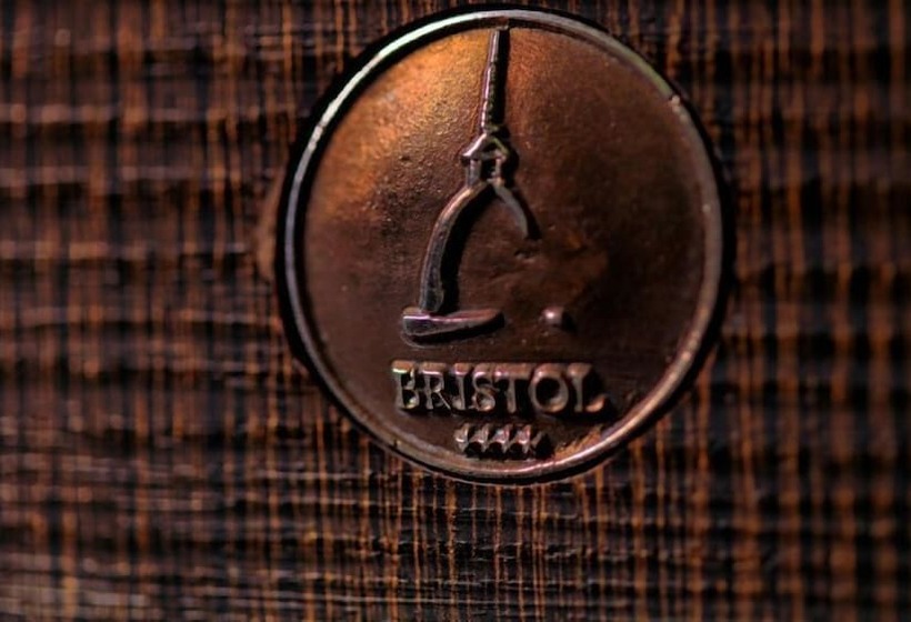 בית מלון כפרי Bristol Art & Medical Spa