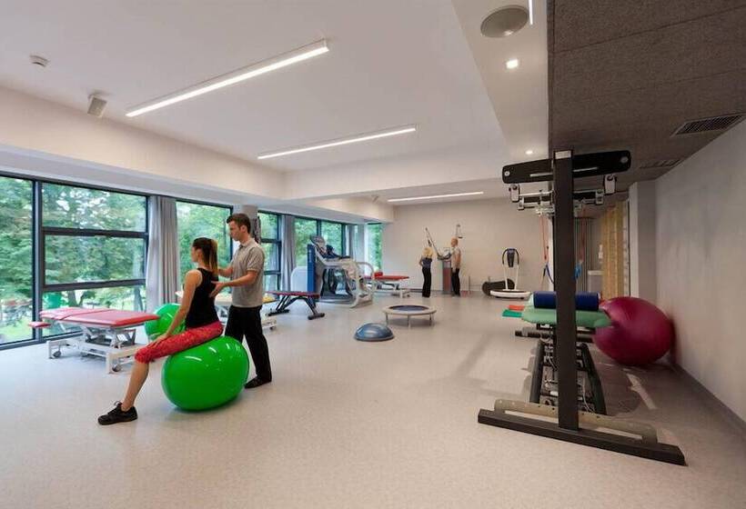 בית מלון כפרי Bristol Art & Medical Spa