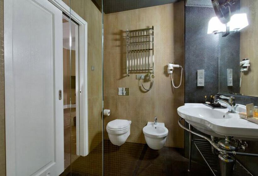 בית מלון כפרי Bristol Art & Medical Spa