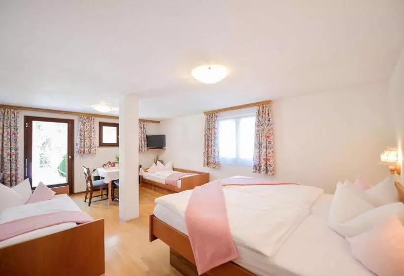 ホテル Chalet Sonne Vandans