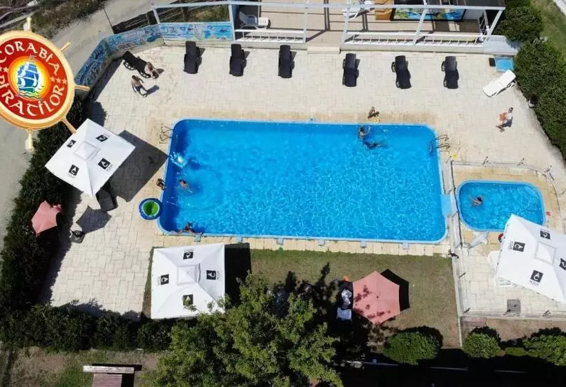 ホテル Club De Vacanta Corabia Piratilor Family Resort Mamaia Nord
