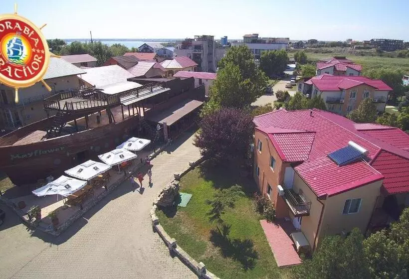ホテル Club De Vacanta Corabia Piratilor Family Resort Mamaia Nord
