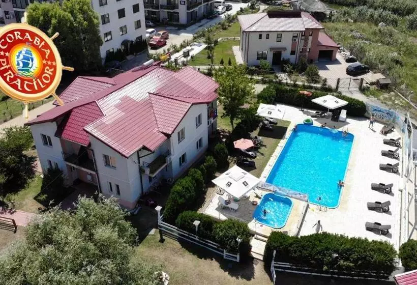 ホテル Club De Vacanta Corabia Piratilor Family Resort Mamaia Nord