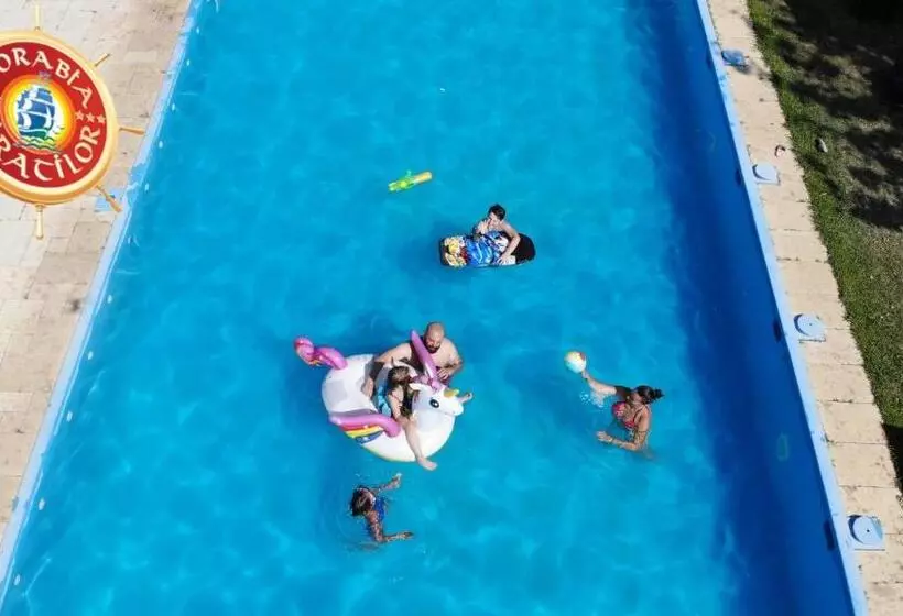 ホテル Club De Vacanta Corabia Piratilor Family Resort Mamaia Nord
