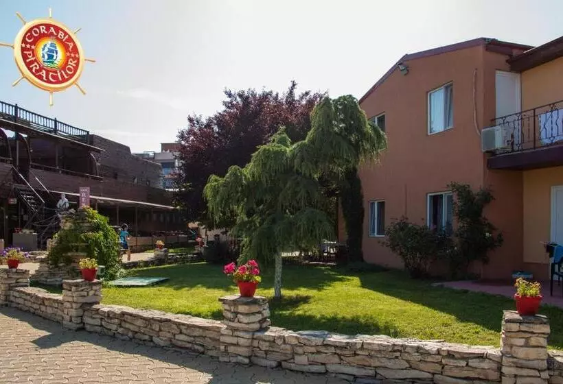 ホテル Club De Vacanta Corabia Piratilor Family Resort Mamaia Nord