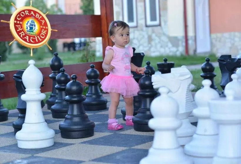 ホテル Club De Vacanta Corabia Piratilor Family Resort Mamaia Nord
