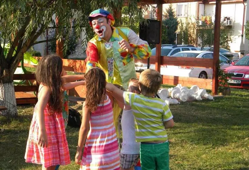 ホテル Club De Vacanta Corabia Piratilor Family Resort Mamaia Nord