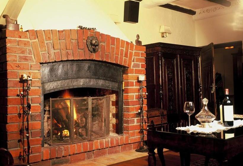 فندق Dwór Chotynia