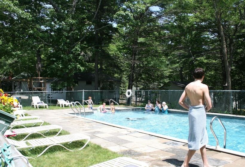 Отель Hinckley's Dreamwood Cottages