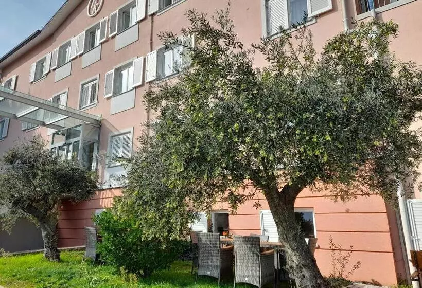 هتل Kozana