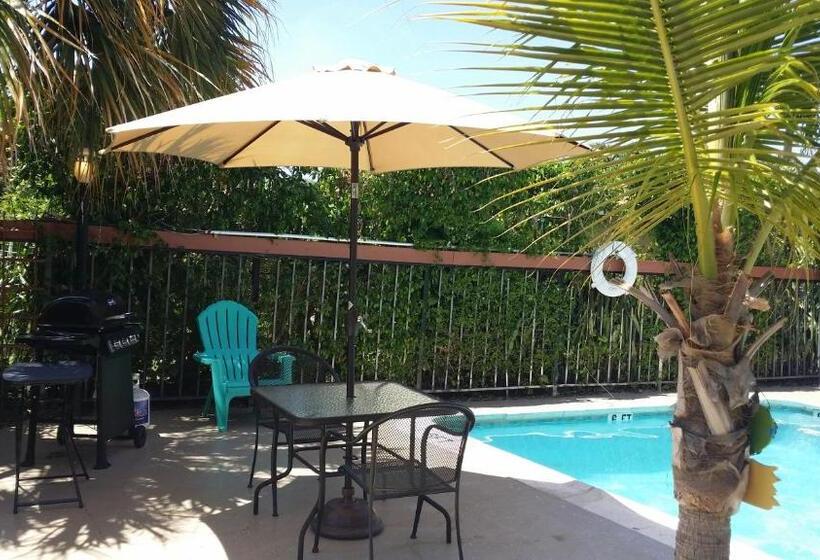 فندق Lake Side Lodge