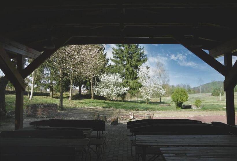 Otel Na Skarpie   Charzykowy