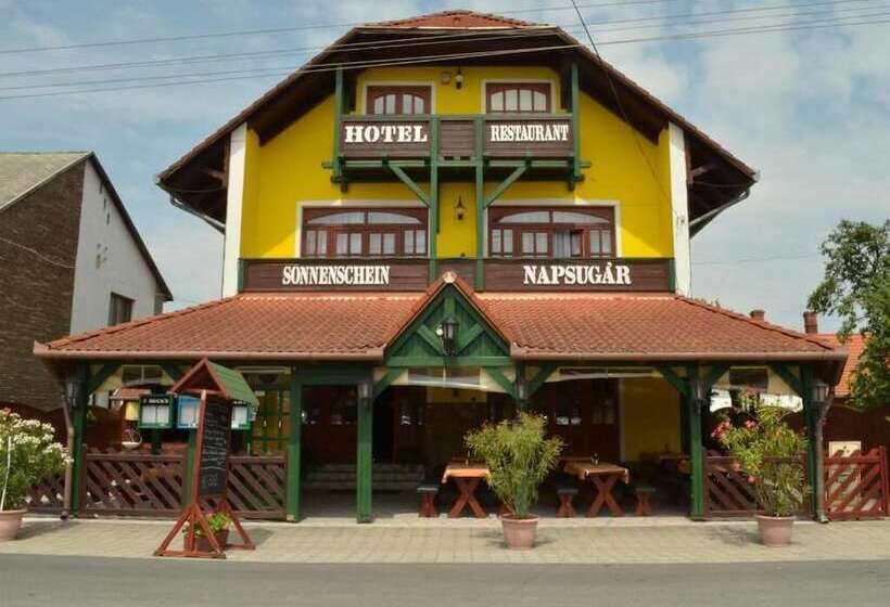 Отель Napsugár