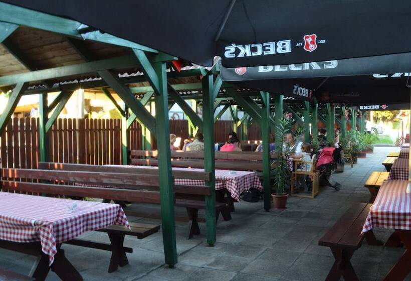 Отель Napsugár