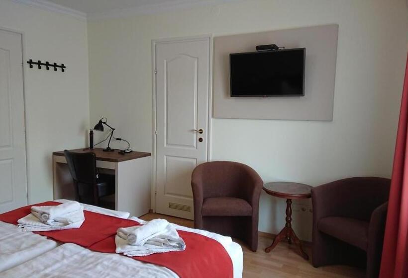 Отель Napsugár