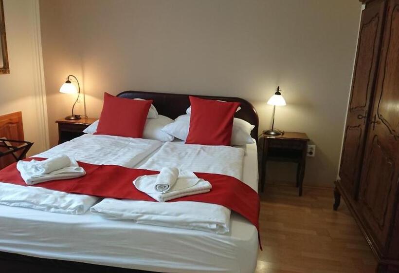 Отель Napsugár