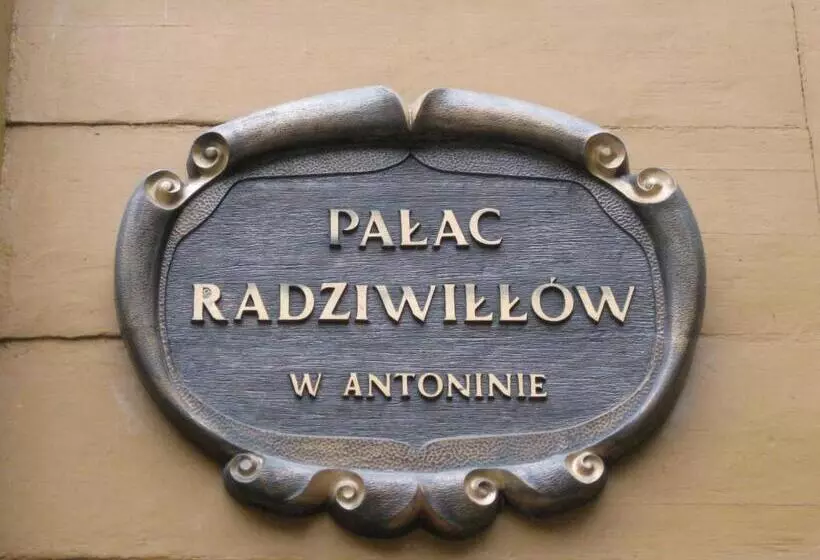 Hotelli Pałac Myśliwski W Antoninie