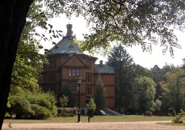 Hotelli Pałac Myśliwski W Antoninie