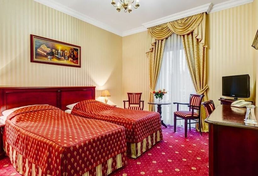 בית מלון כפרי Pałacyk Otrębusy Business & Spa