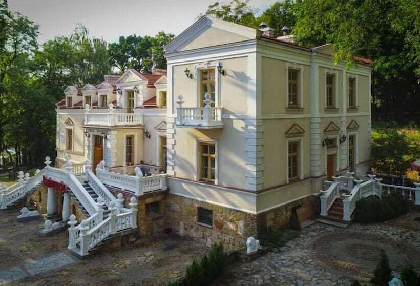 Pałac Tarnowskich Hotel & Restauracja & Spa