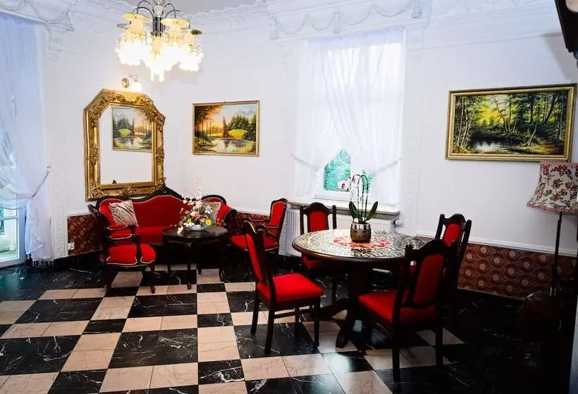 Pałac Tarnowskich Hotel & Restauracja & Spa