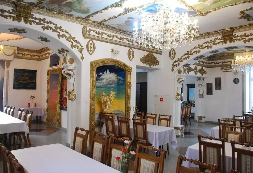 Pałac Tarnowskich Hotel & Restauracja & Spa