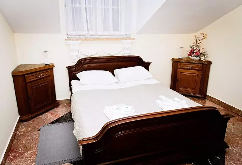 Pałac Tarnowskich Hotel & Restauracja & Spa