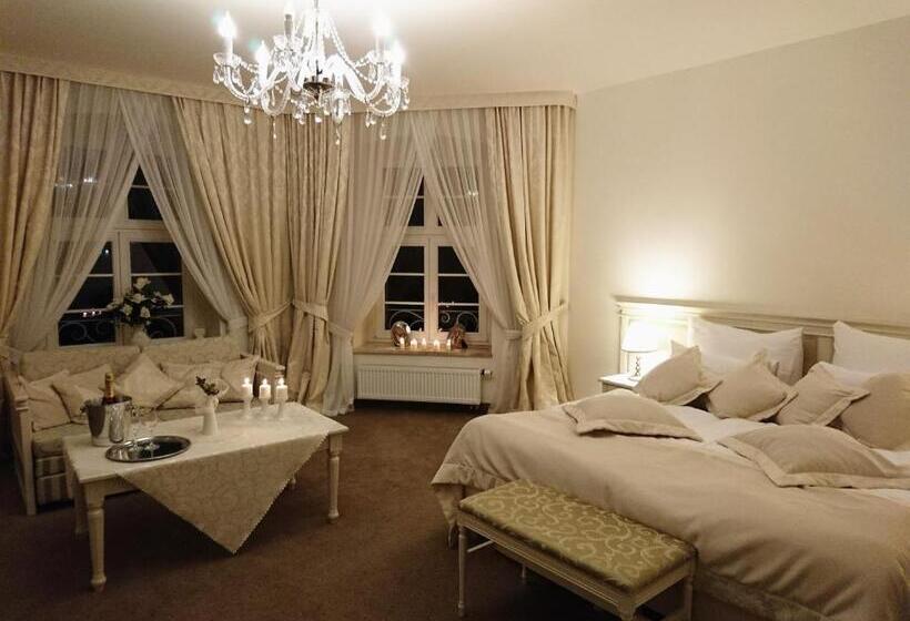 Отель Spa Akacjowy Dwór