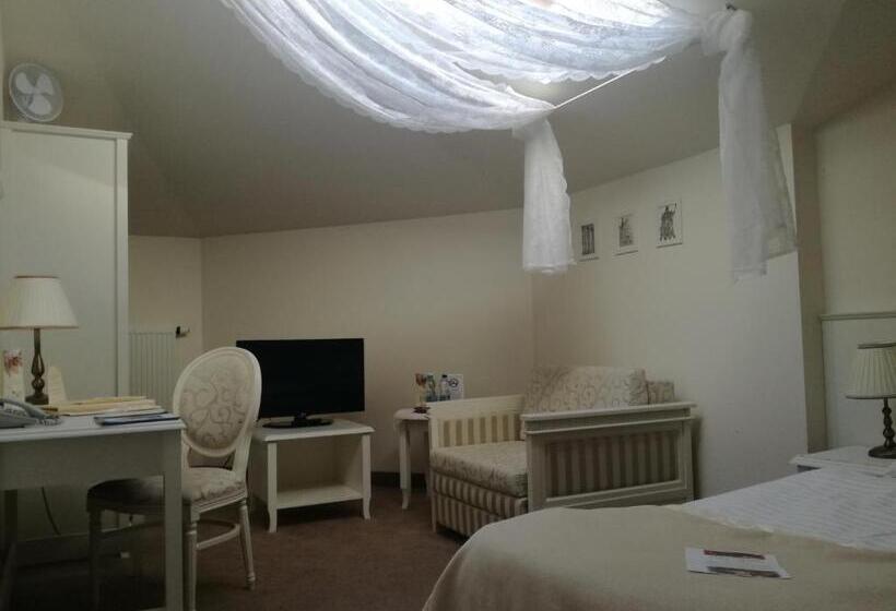 Отель Spa Akacjowy Dwór