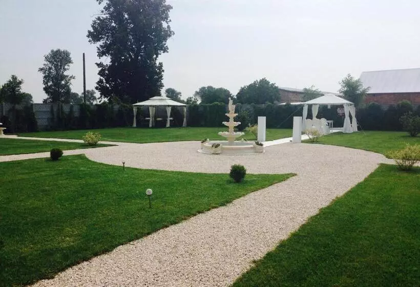 Hotelli Spa Akacjowy Dwór