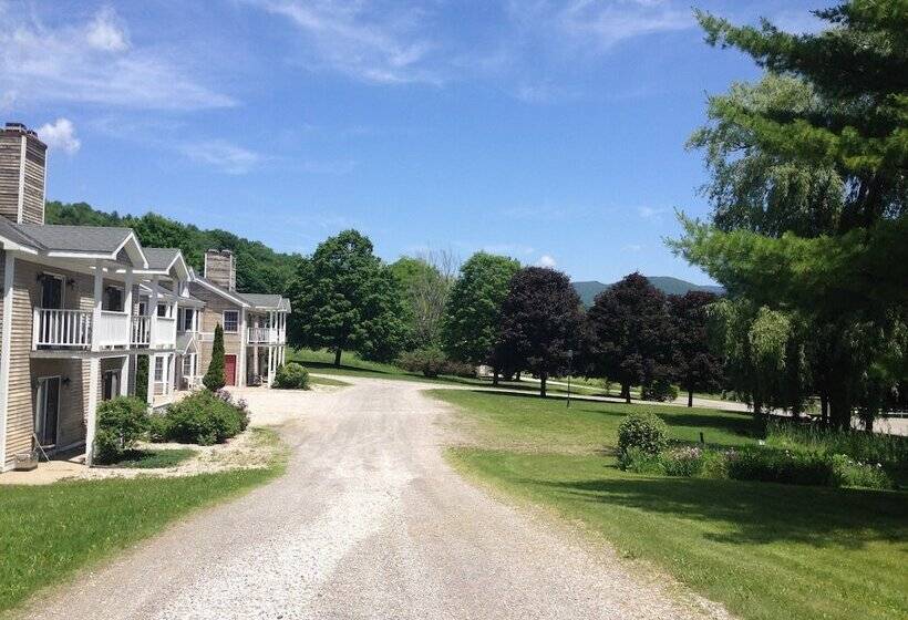 ホテル The Inn At Willow Pond